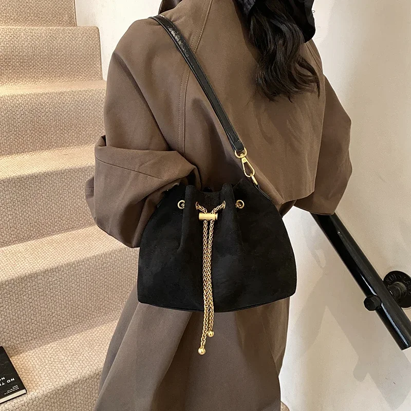 Tas Selempang Wanita Bahan Sue - Women Bags Zara ulasan dan harga